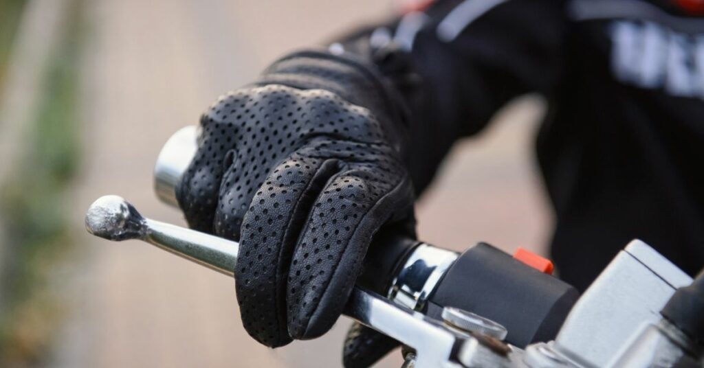 Motorcycle Gloves For Cold Weather Essential Features To Stay Safe